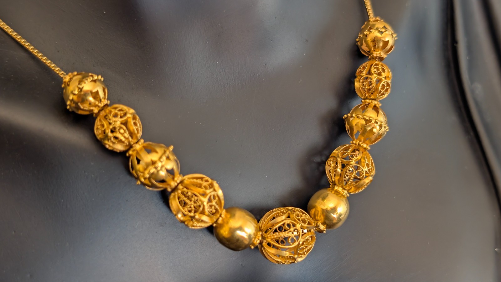 18k and 21k yellow gold filigree faceted balls bead necklace 23.5 ” ttl wt 12g