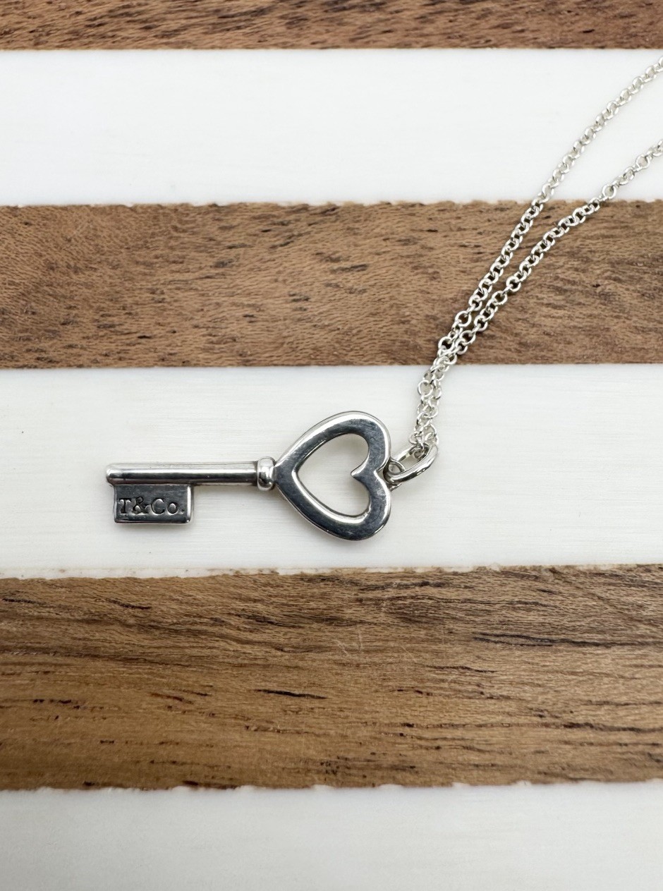 Iconic Tiffany & Co. Sterling Silver .925 Mini Heart Key Pendant Necklace 16″