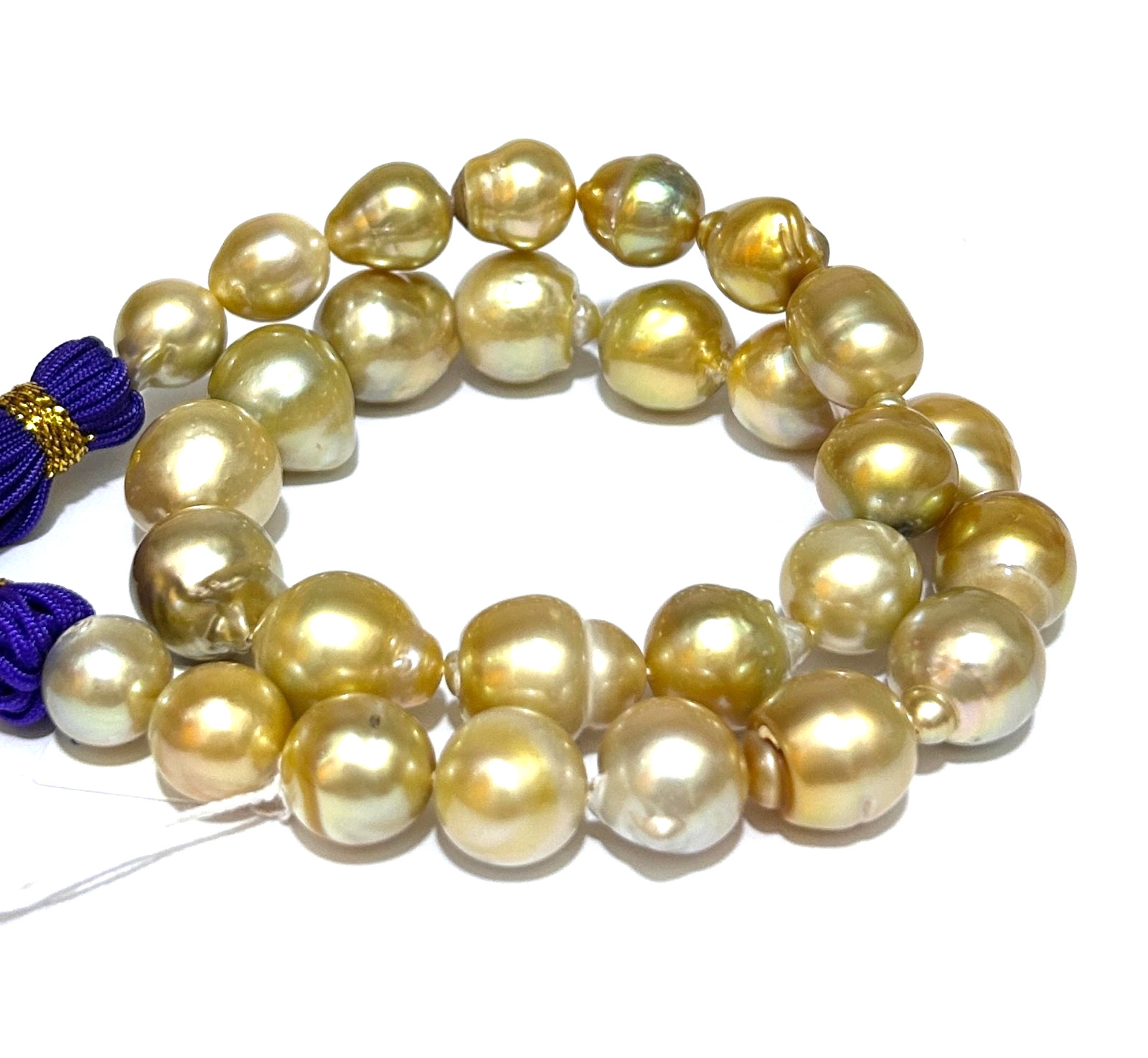 Giant 11 – 17.3mm 28 pcs South Sea Multi Gold Oval Baroque Pearl 16″ Strand