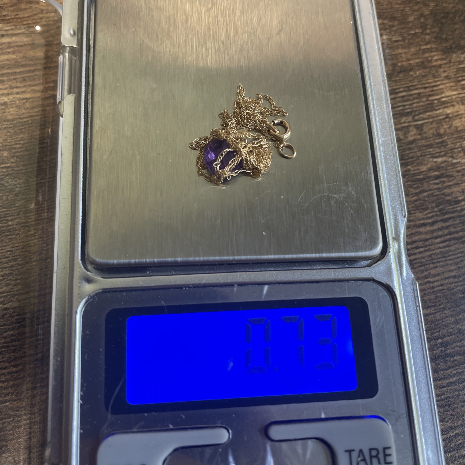 18 Inch Very Light 10 Karat Gold Ladies Necklace With Purple Heart Pendant ￼
