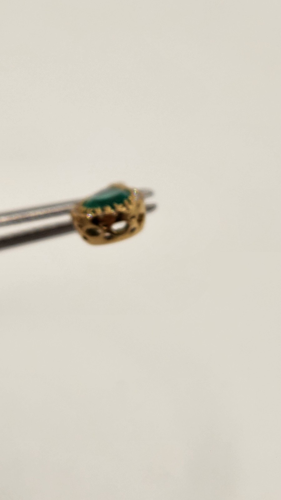 Pendiente en oro de 18k con Esmeraldas Colombianas Naturales, Diamantes Marquesa