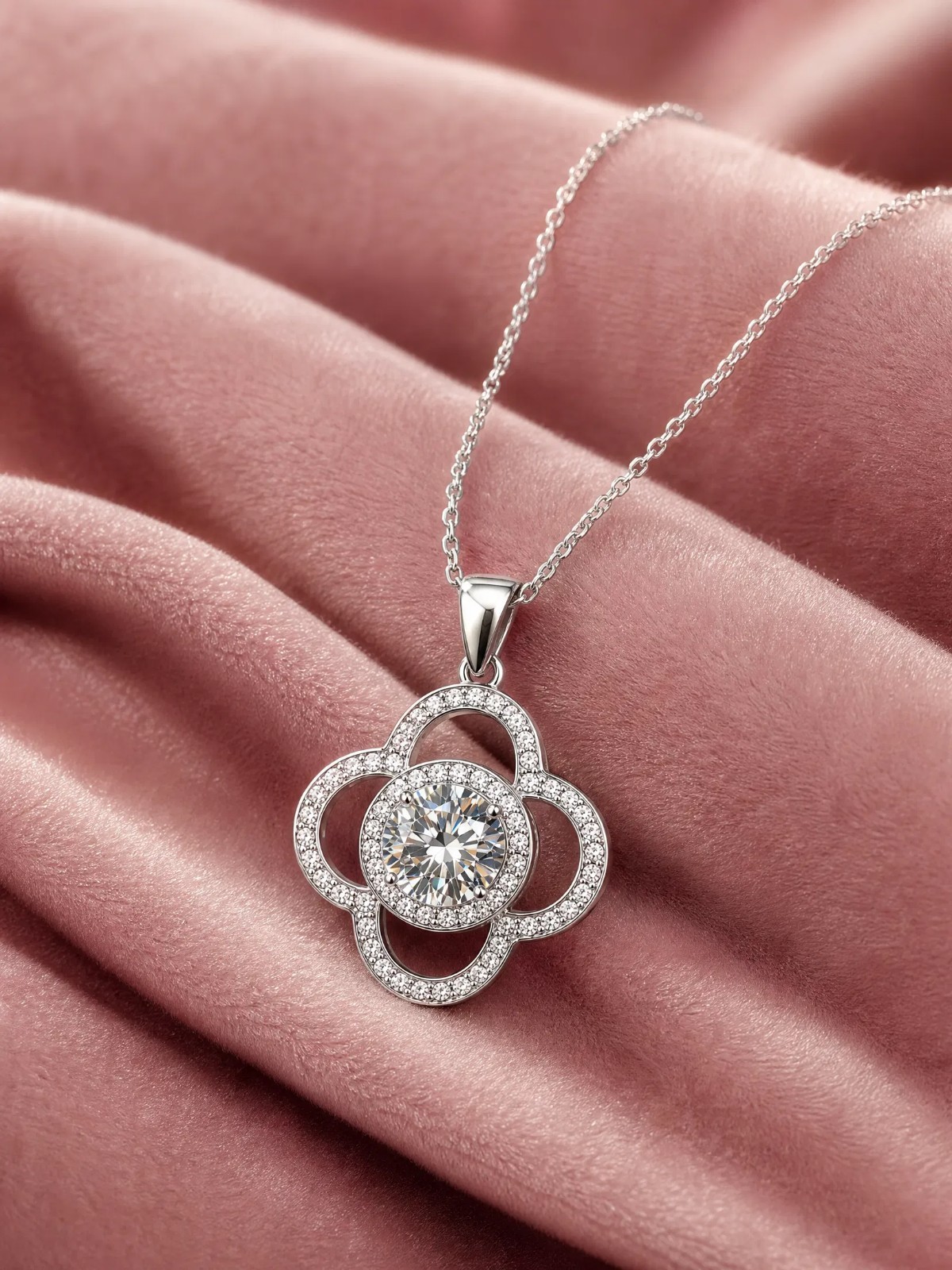 1CT Moissanite Four Leaf Clover Pendant Necklace 925 Sterling Silver