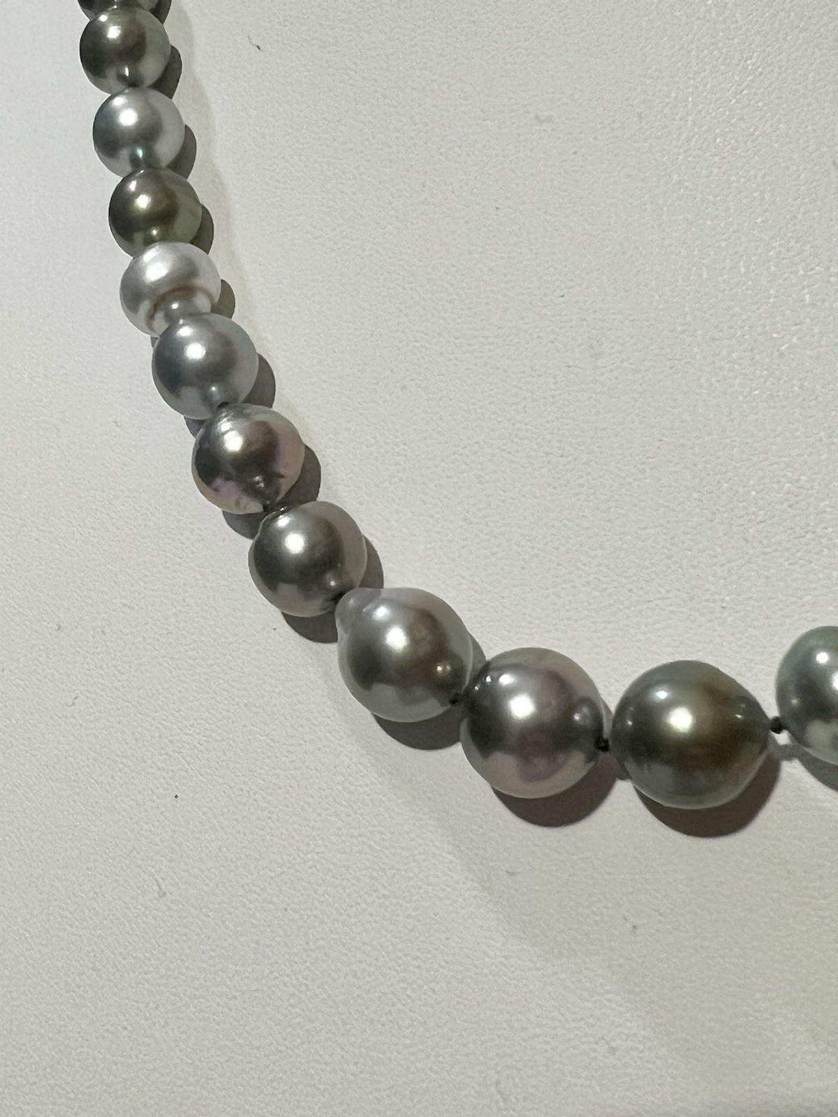 $4,200 Certified 20” Cultured Black Tahitian South Sea Pearl 9-12mm Necklace