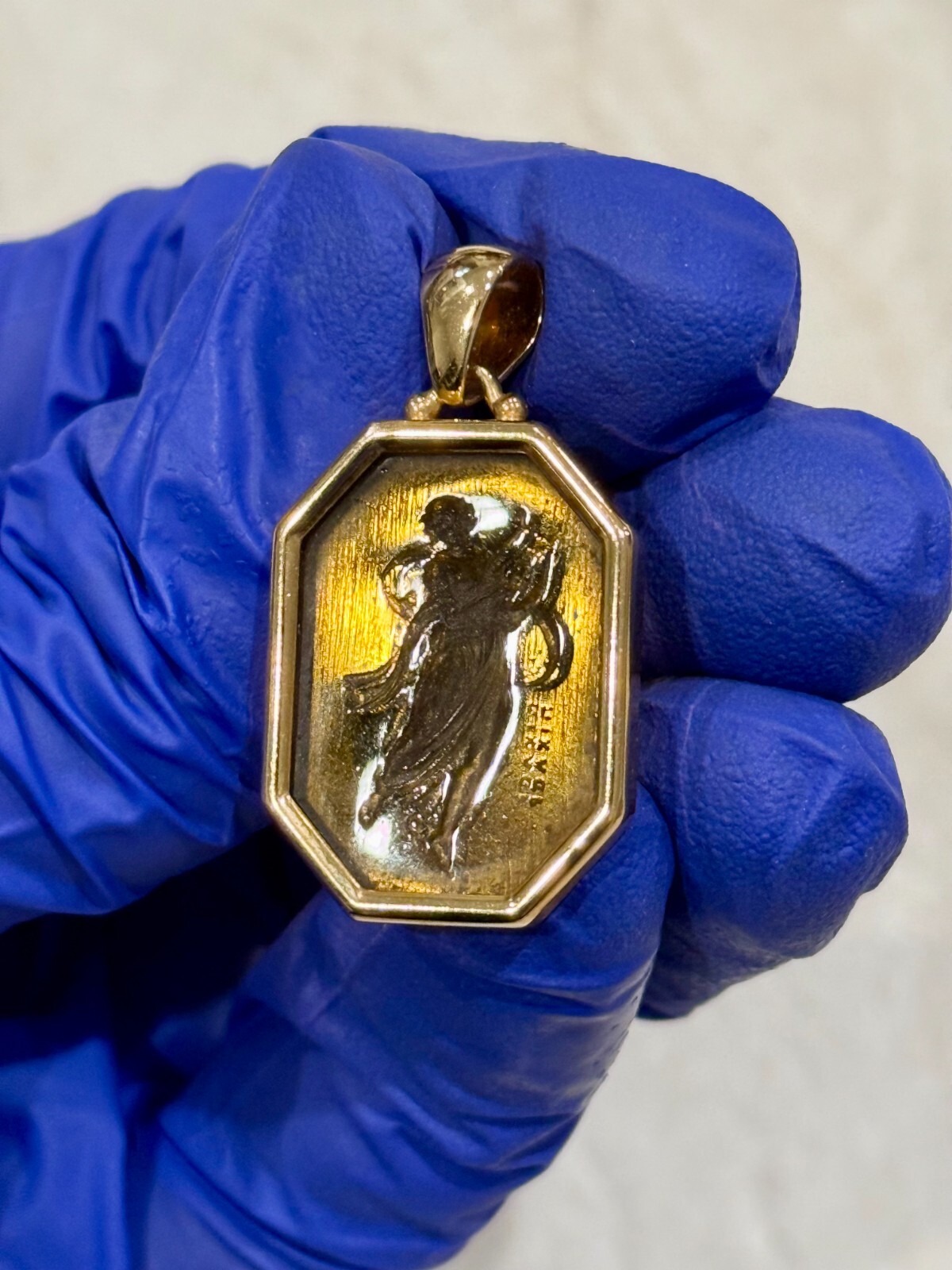 VTG 14K Yellow Gold Pendant Stained Glass Angel Carved Venetian Goddess Topaz