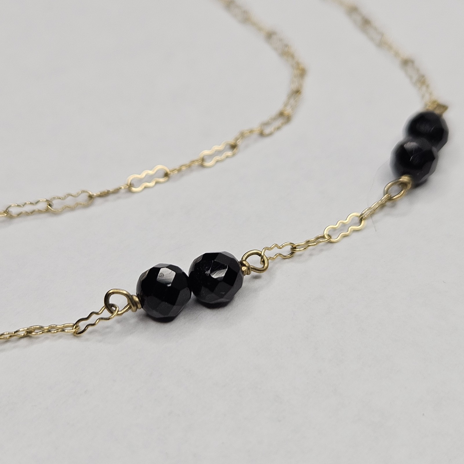Vintage 10k Yellow Gold 16.5″ Necklace 3g Crinkle Chain Black Onyx Dangle Charm