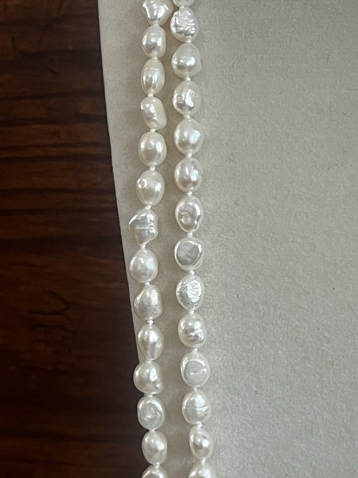 Cultured pearl necklace, 48″, 4x6mm, Pearls White Very Good Luster