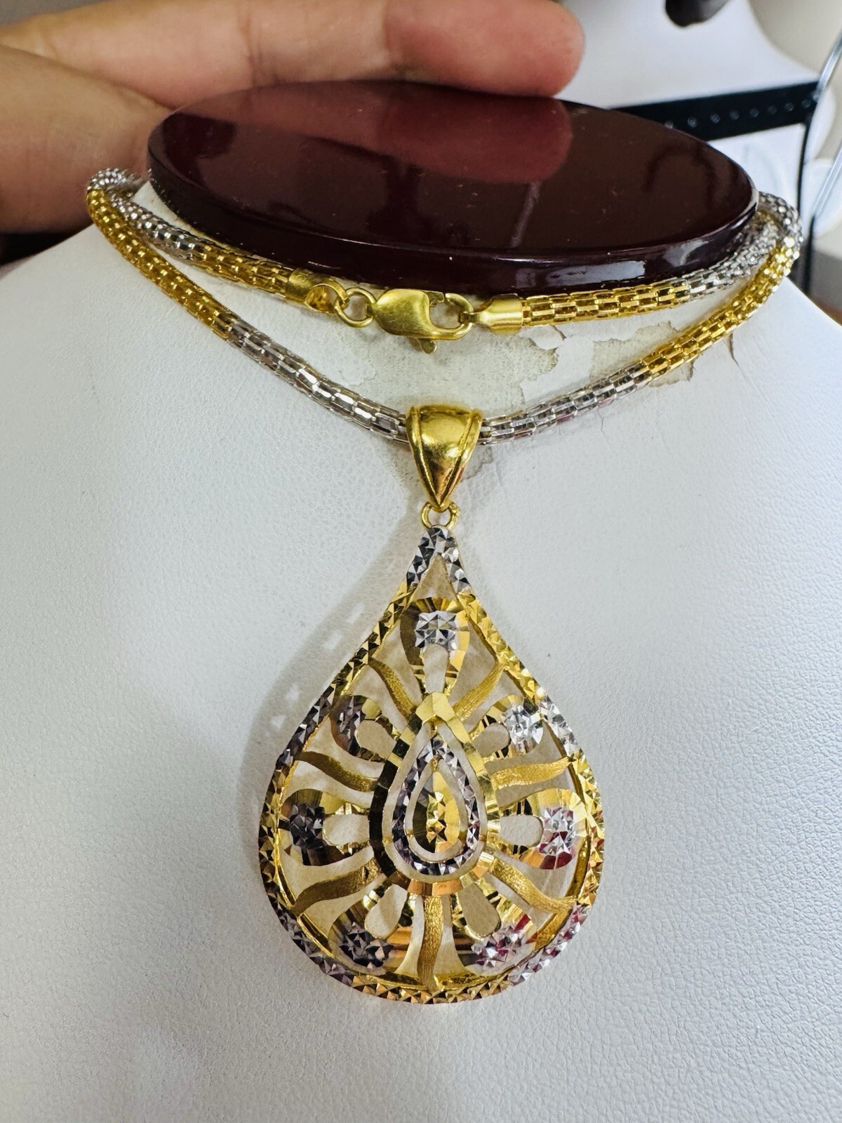 22K 916 Real Gold 21.5”/22” long Teardrop Necklace 16.8g 3.mm Womens