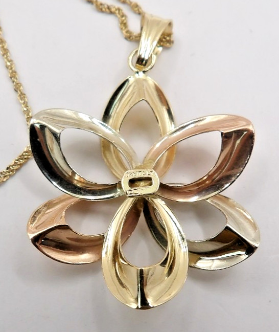 10k GCJ Yellow & Rose & White Gold Tri-Color Flower Pendant 18″ Necklace Italy