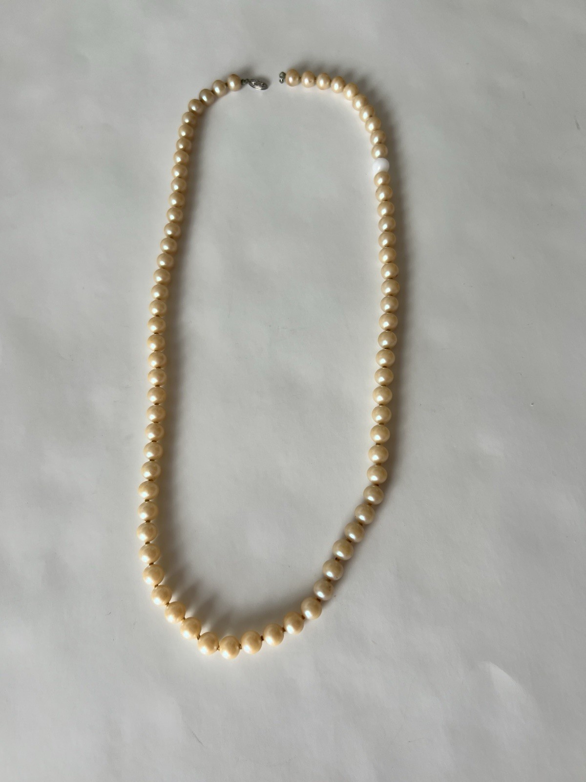 25” Cream Pearl Necklace w/ 14k Gold Clasp Marked S 14K – Graduated Strand￼