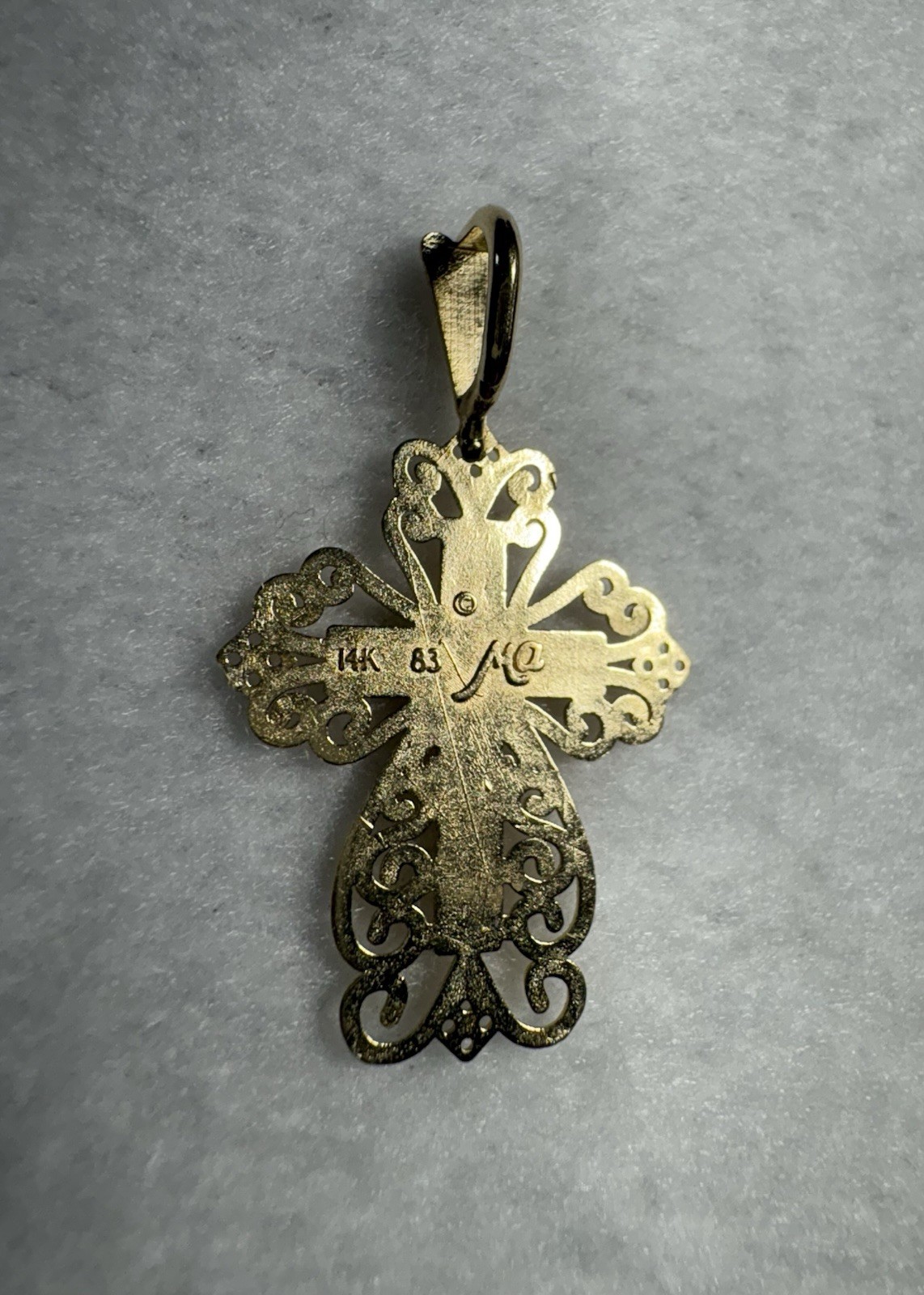 14k Gold Cross Yellow Gold Filigree Micheal Anthony Diamond Cut 1.1 grams 1983