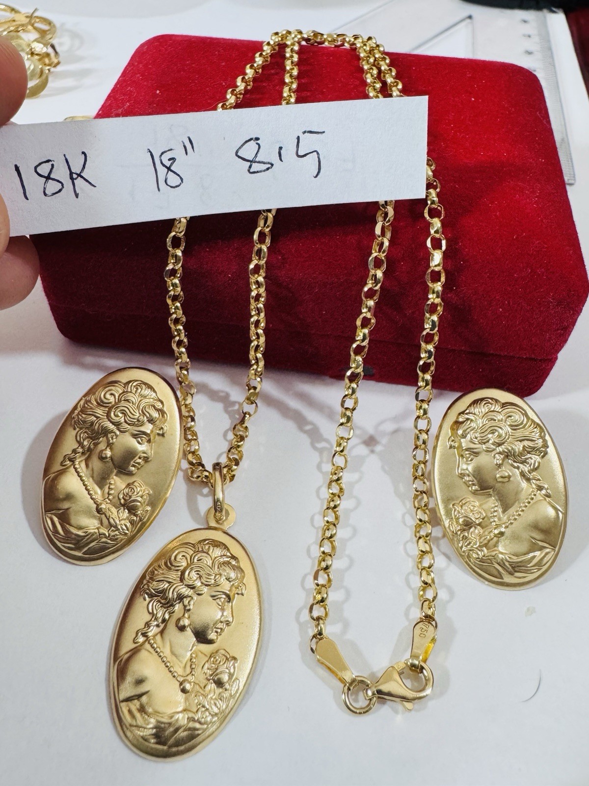 WOMENS 18K 750 Genuine Gold Oval Queen Earring & Necklace 18” Long 8.5g 3mm
