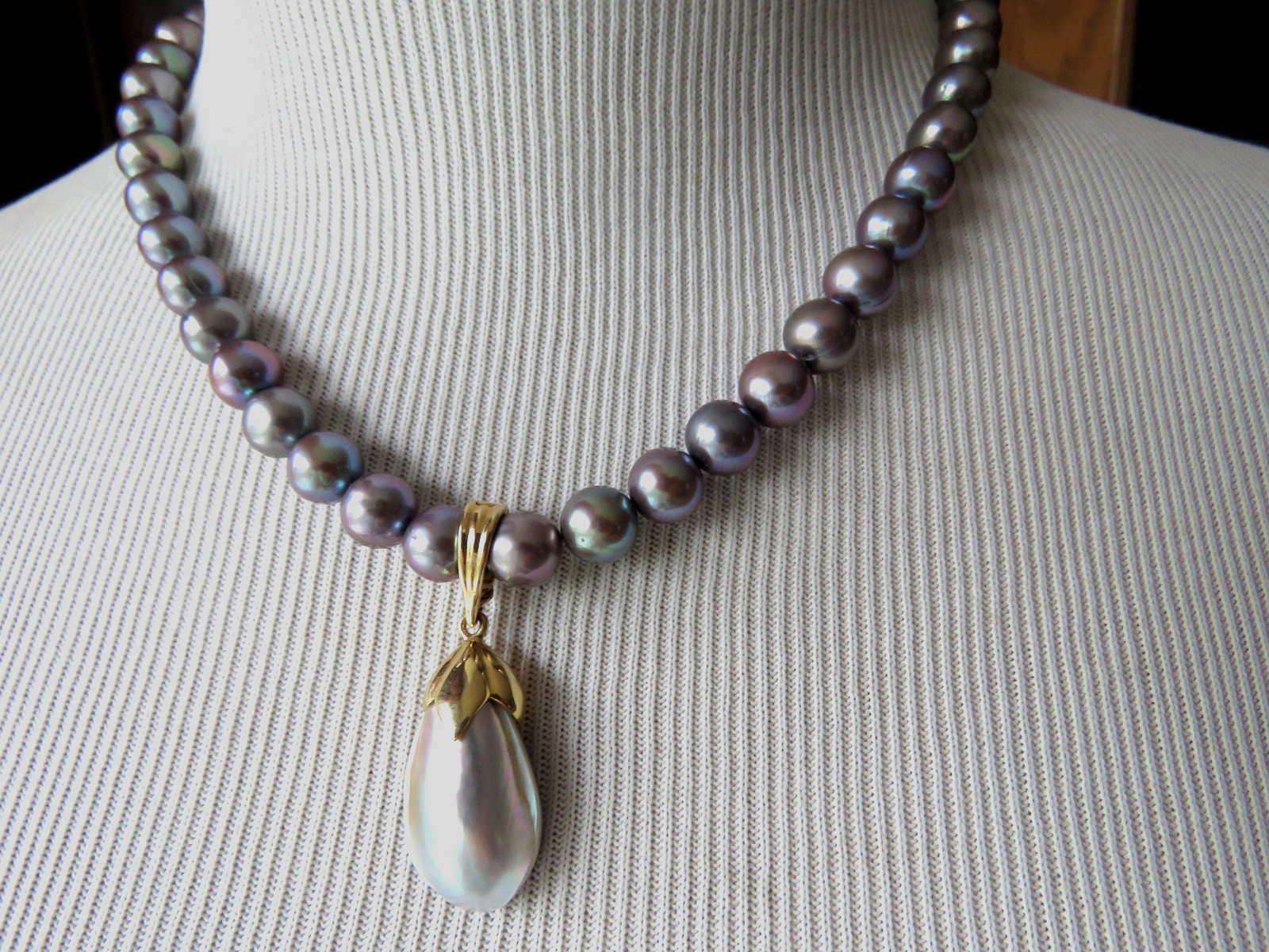 Solid 14K Yellow Gold Enhancer Pendant w/Peacock Pearl Beaded Necklace 53gr 18″