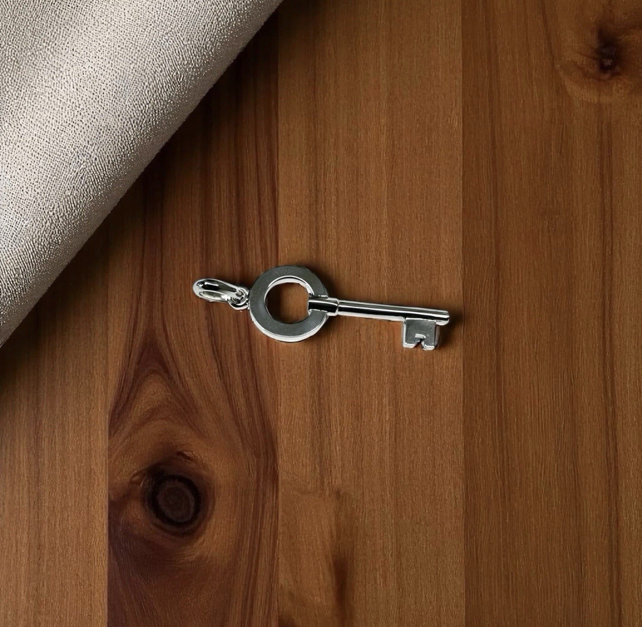 Silver 925 Key Pendant Round ( Could Be Rose Or Yellow Plated)