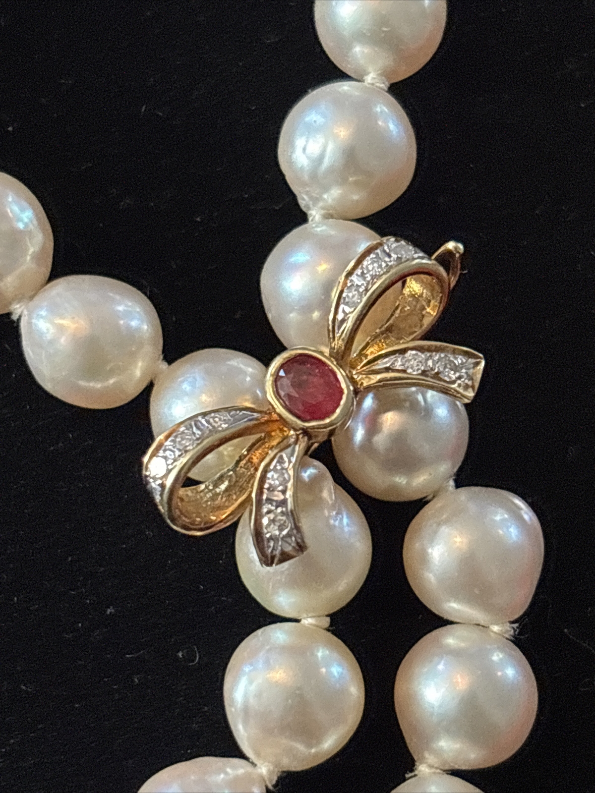 VTG 31” Pearl Necklace 14K Gold Diamond Clasp & Gold Ruby Diamond Bow Enhancer