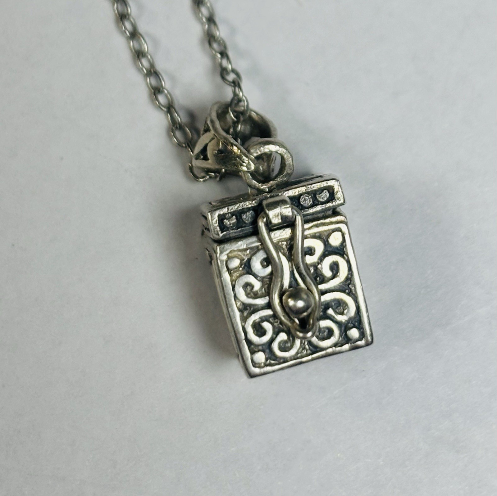 VTG 925 STERLING SILVER Prayer MANDALA Trinket Box Locket + 18k Gold Necklace GP