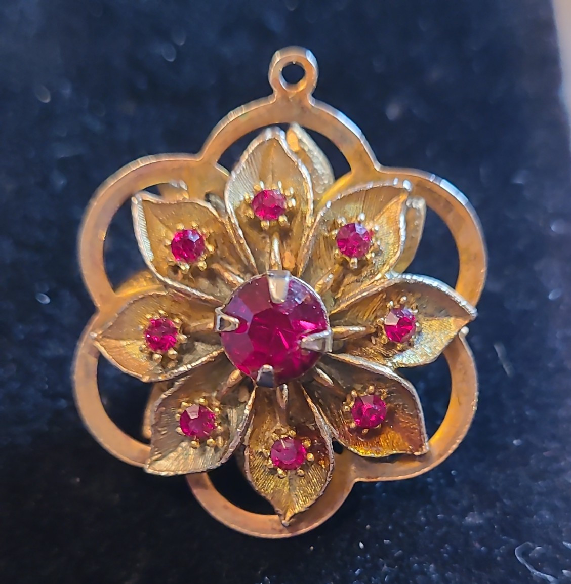 Vintage Gold Tone Floral Dimensional Pendant Red Round Rhinestones No Purity