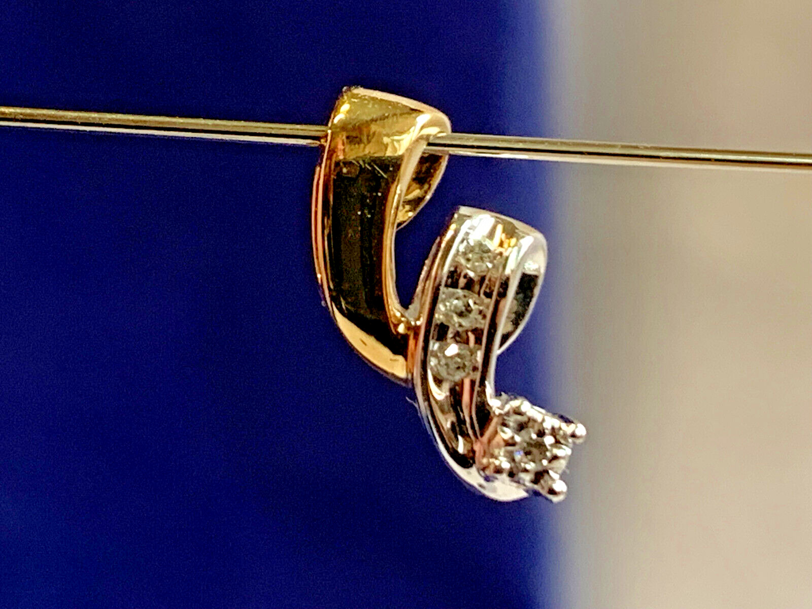 10K Yellow & White Gold Diamond Pendant 1.07g Fine Jewelry Necklace Charm