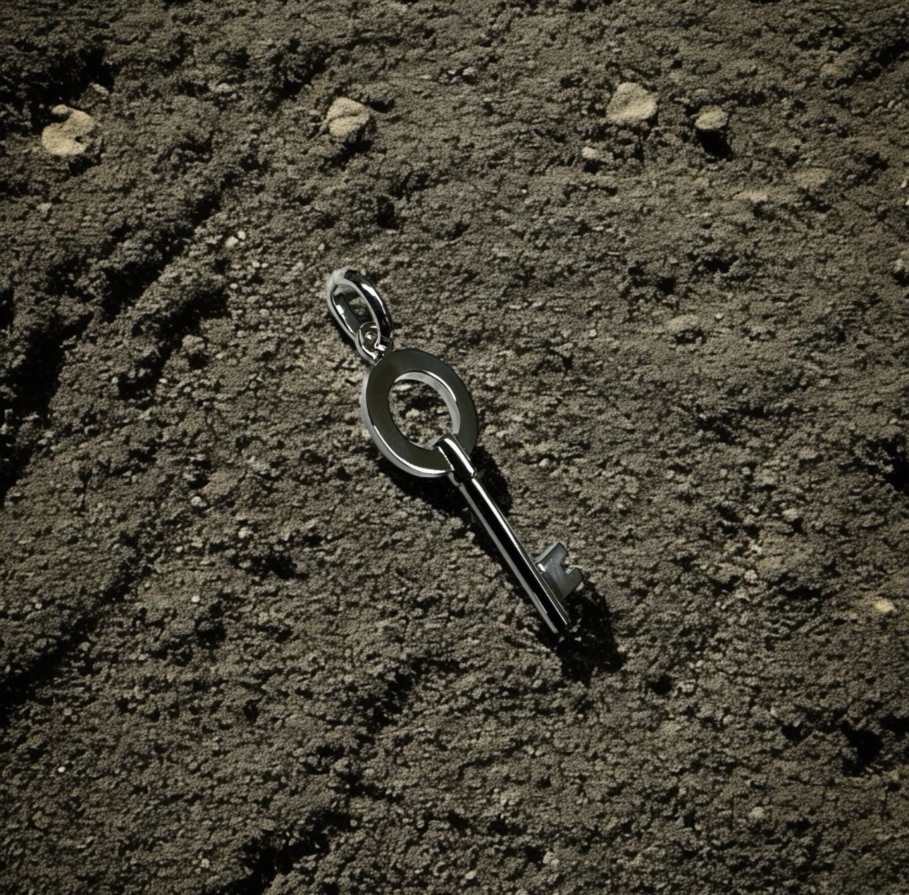 Silver 925 Key Pendant Round ( Could Be Rose Or Yellow Plated)