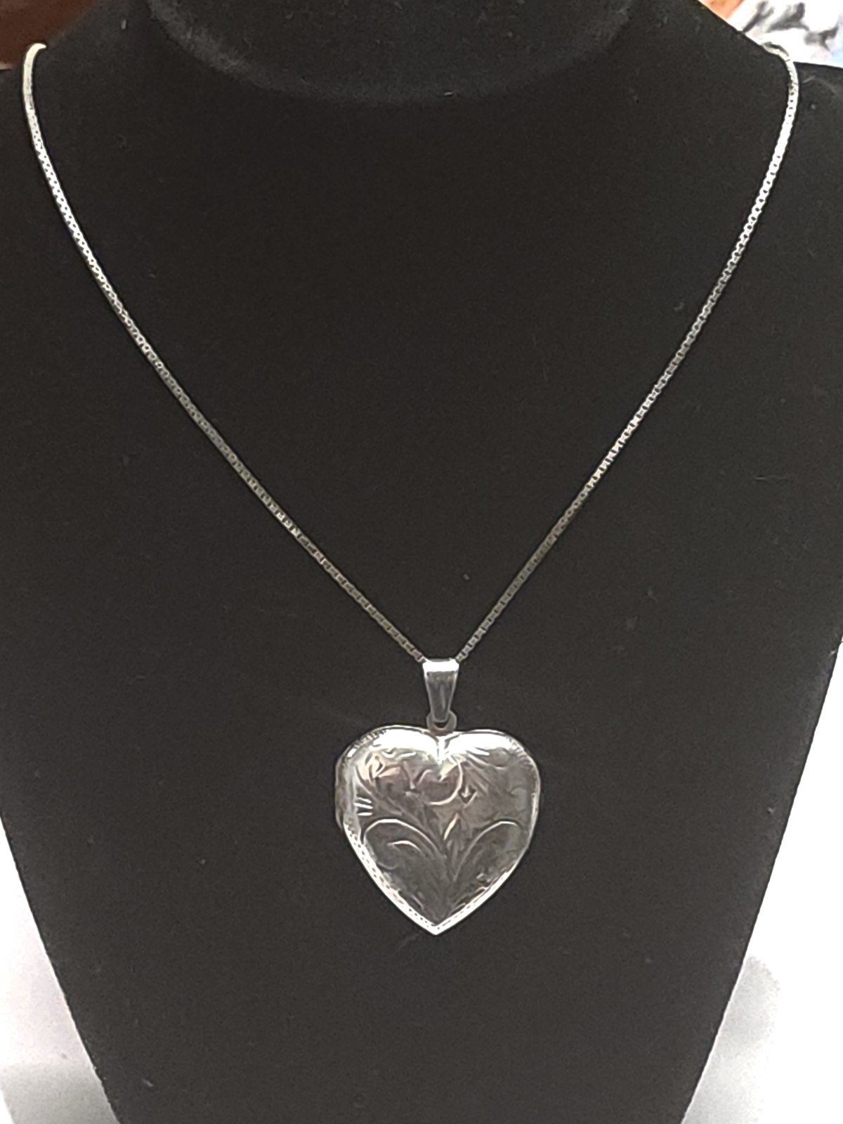 Vtg 925 THAI Sterling Silver Puffy Heart Locket Necklace 23.5” Box Chain 15.2g