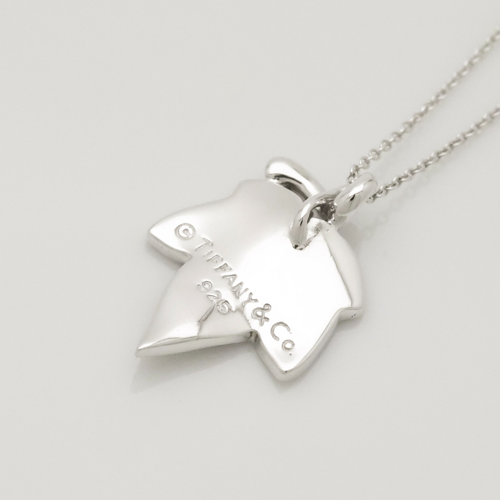 Authentic Tiffany & Co. Maple Leaf Pendant Necklace 18.1″ Silver w/Pouch