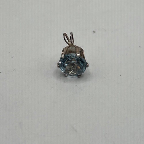 LG Round 1ct Sky Blue Topaz Pendant Set In 10k Gold 6 Prong Set 6mm; 4.25g Total