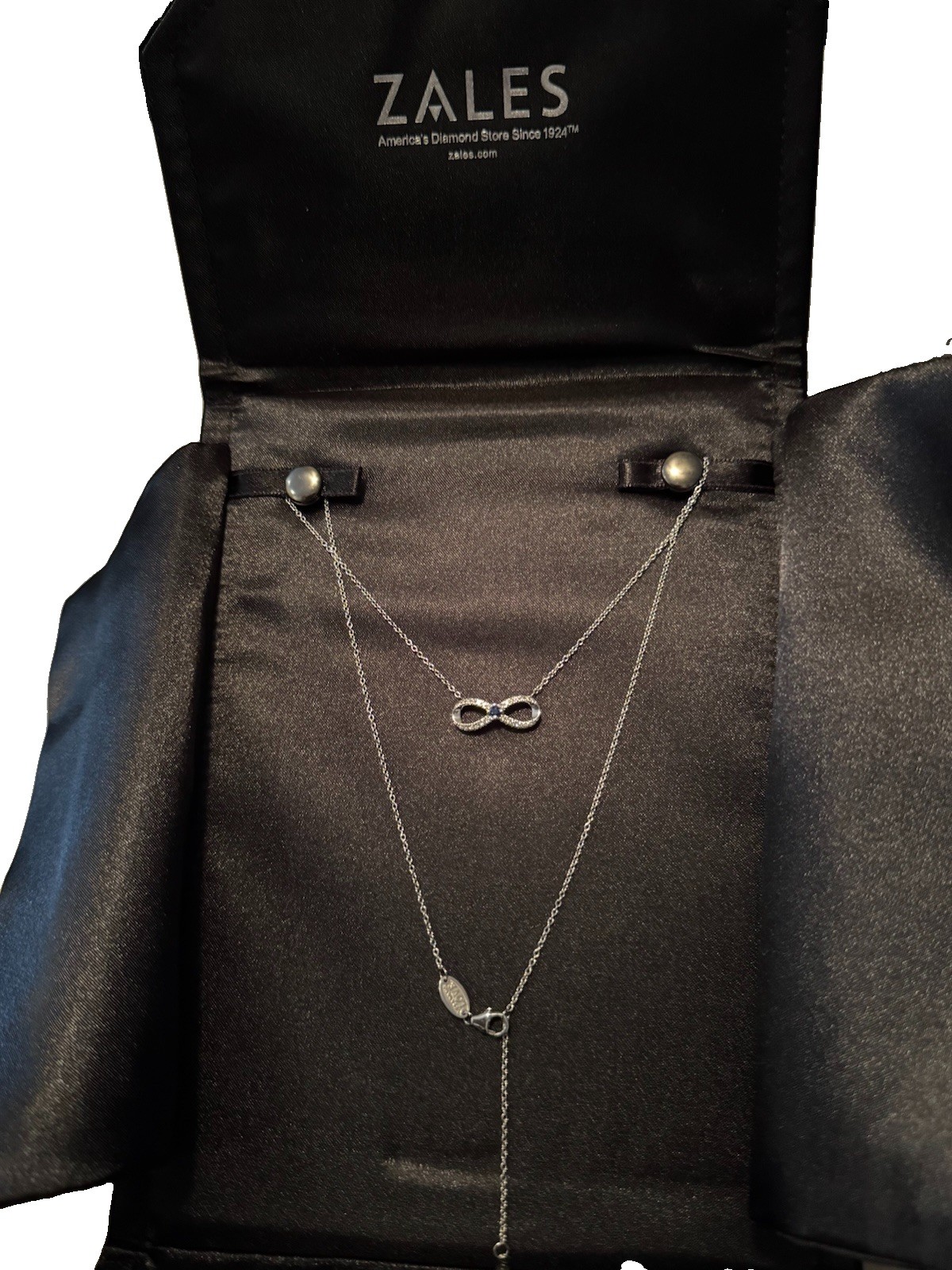 Vera Wang Infinity Pendant Necklace Sapphire And Diamonds.