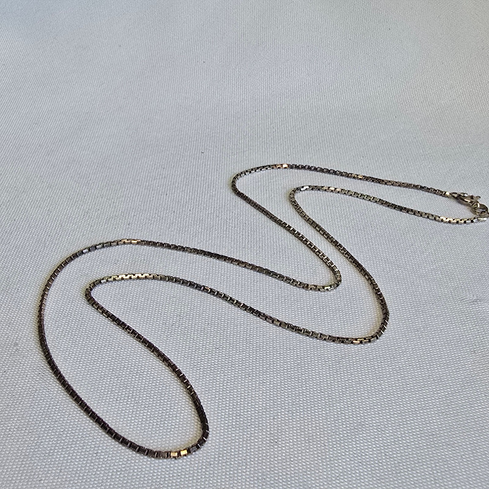 Sterling Silver Necklace 6.72g Fine Jewelry 23.5″ Box Chain Spring Ring