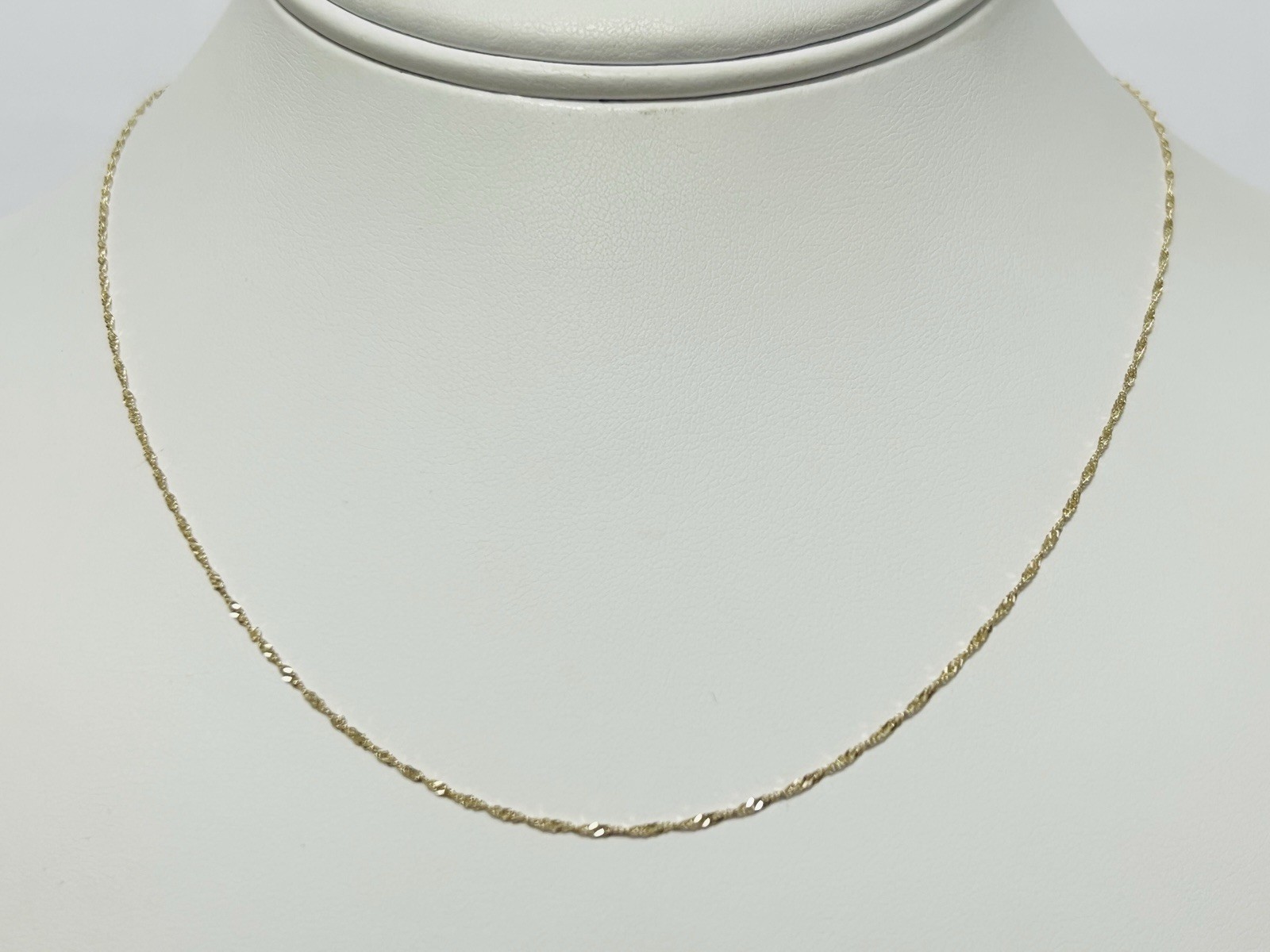 14k Yellow Gold 1mm Singapore Link Chain Necklace 16 Inches