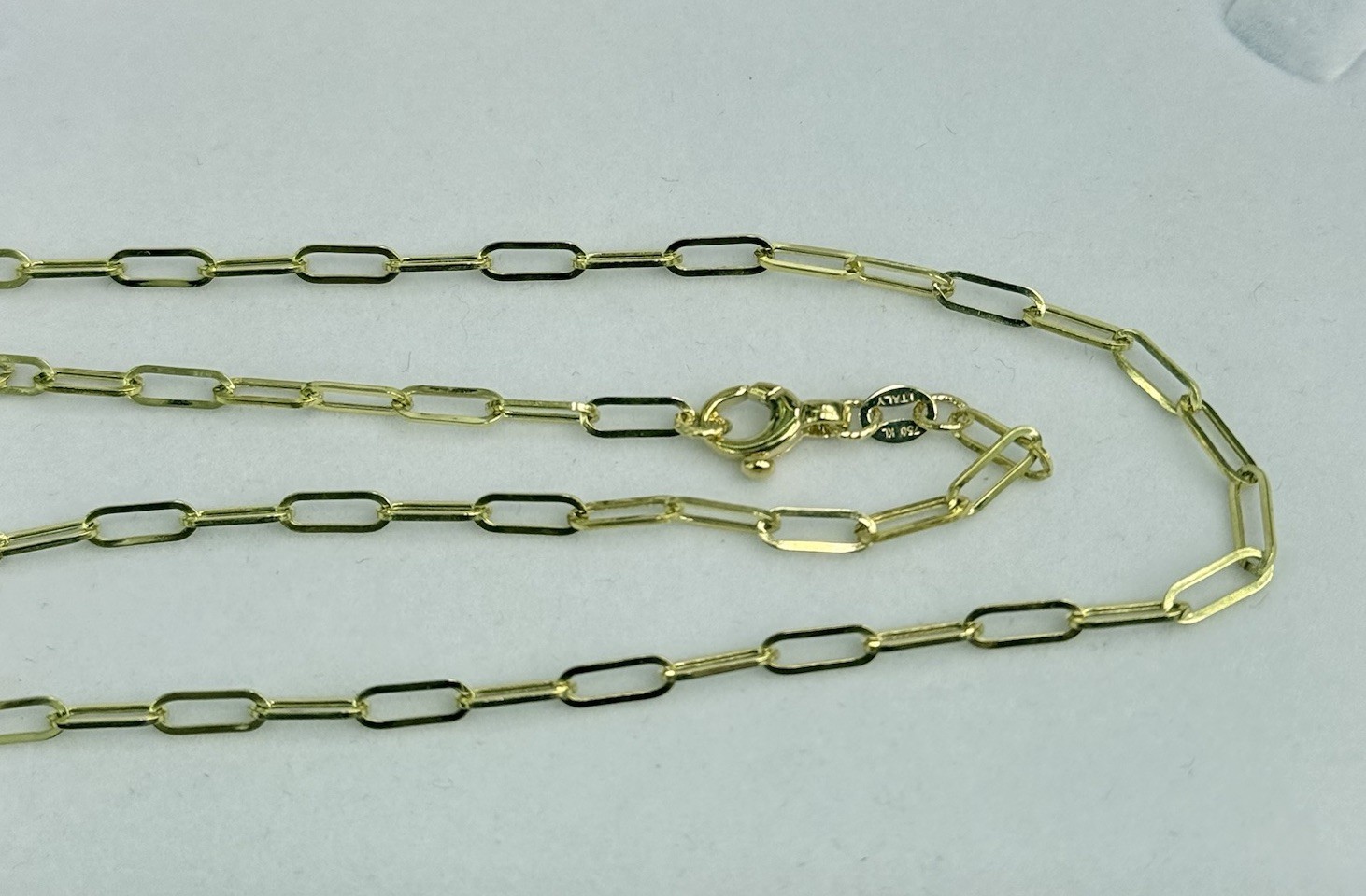 18k Solid Yellow Gold Paper Clip Semi Hollow Chain Necklace. 20”. 2.88 Grams