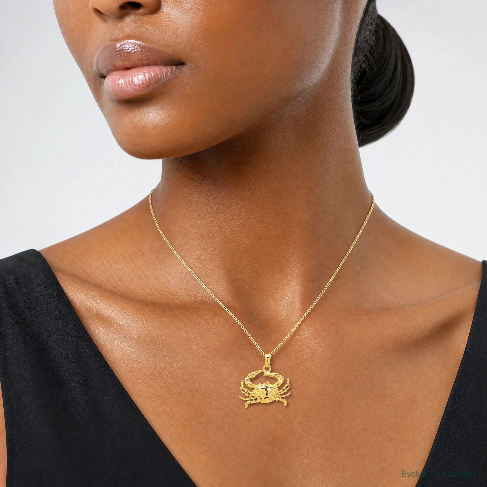 10K / 14K Yellow Gold Blue Crab Pendant