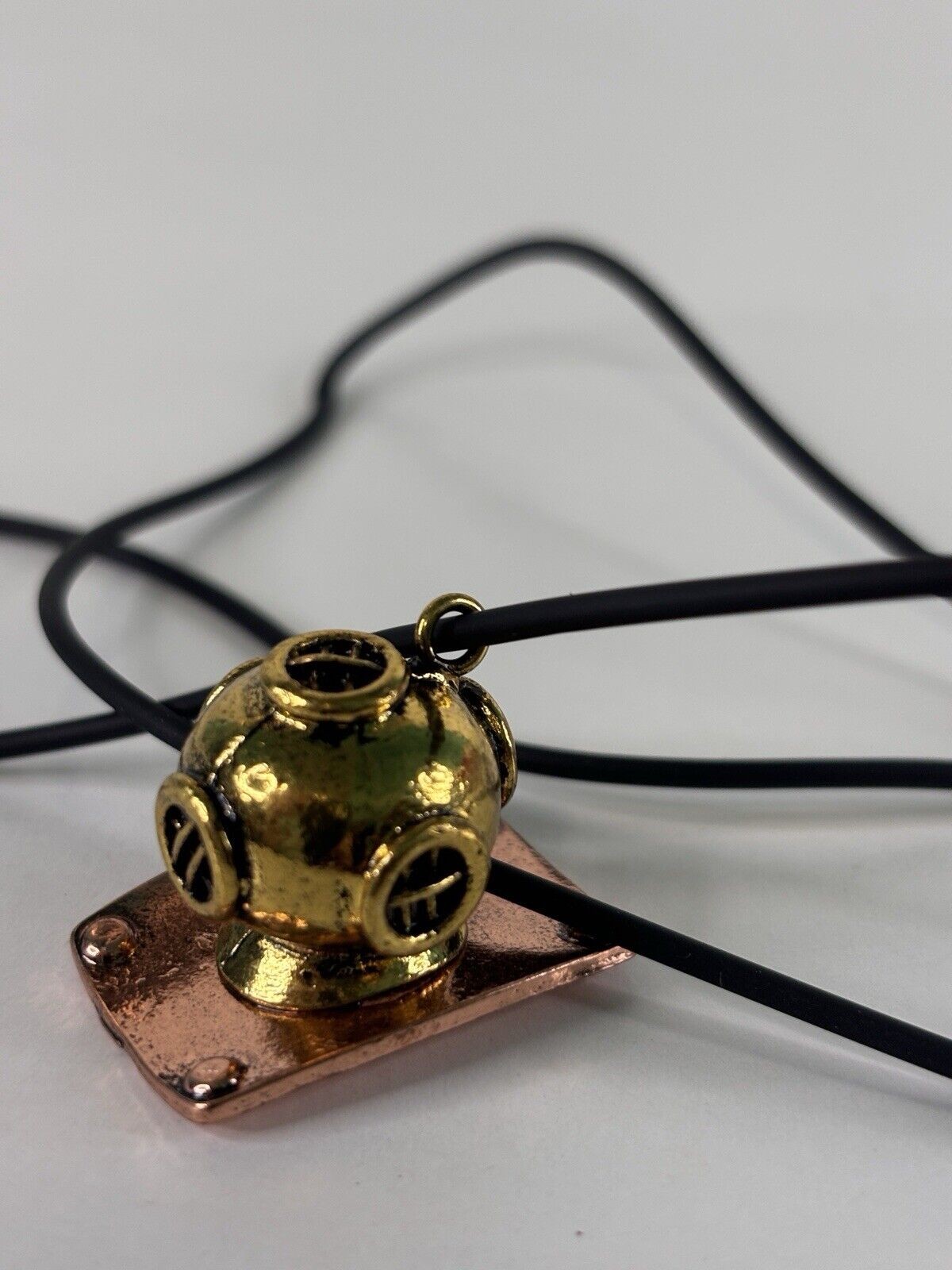 Diver Helmet Pendant Tiki Necklace Adjustable 1″ Gold Copper Metal Color New