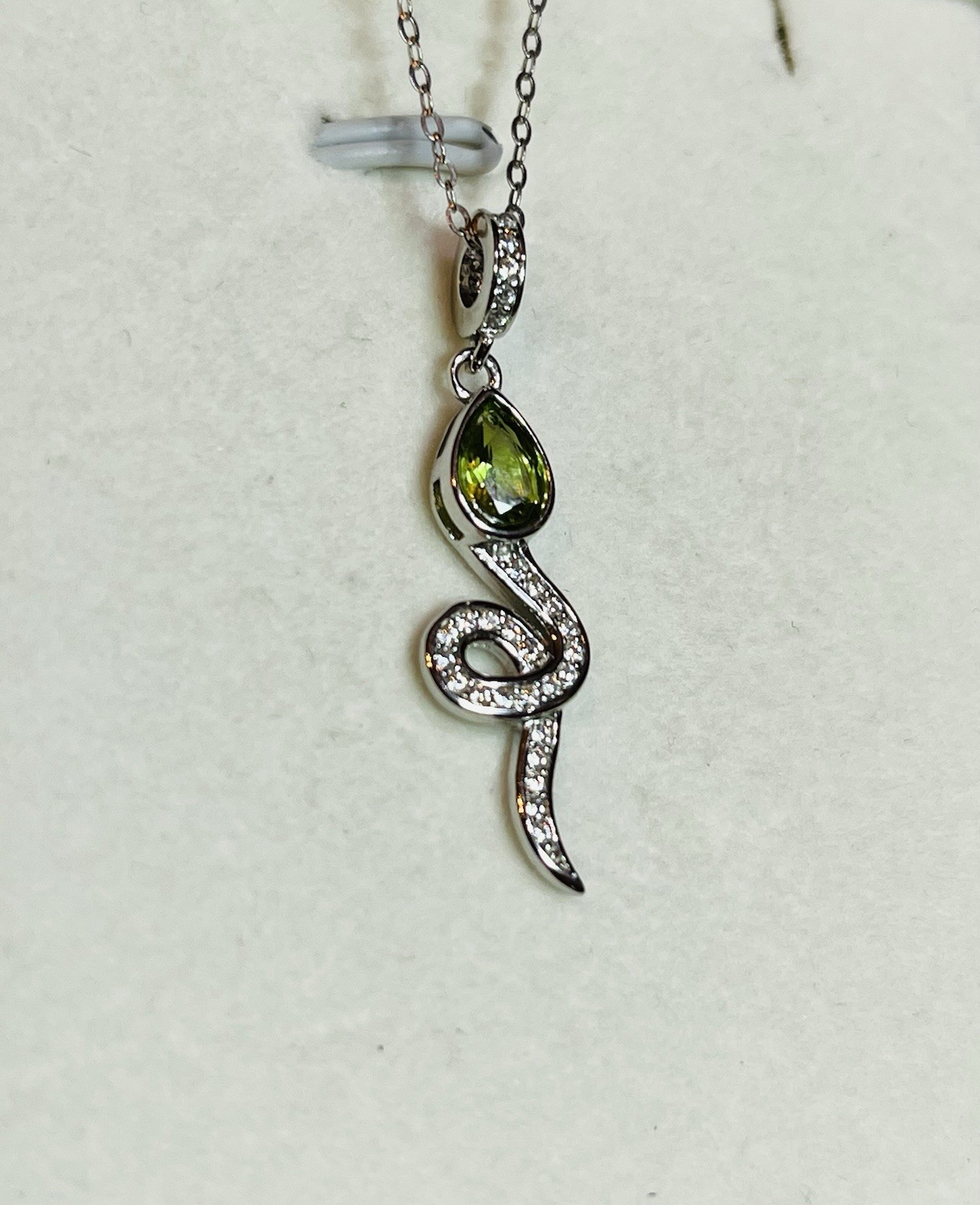 925 Sterling Silver Natural Bamboo Green Peridot Snake Pendant Necklace