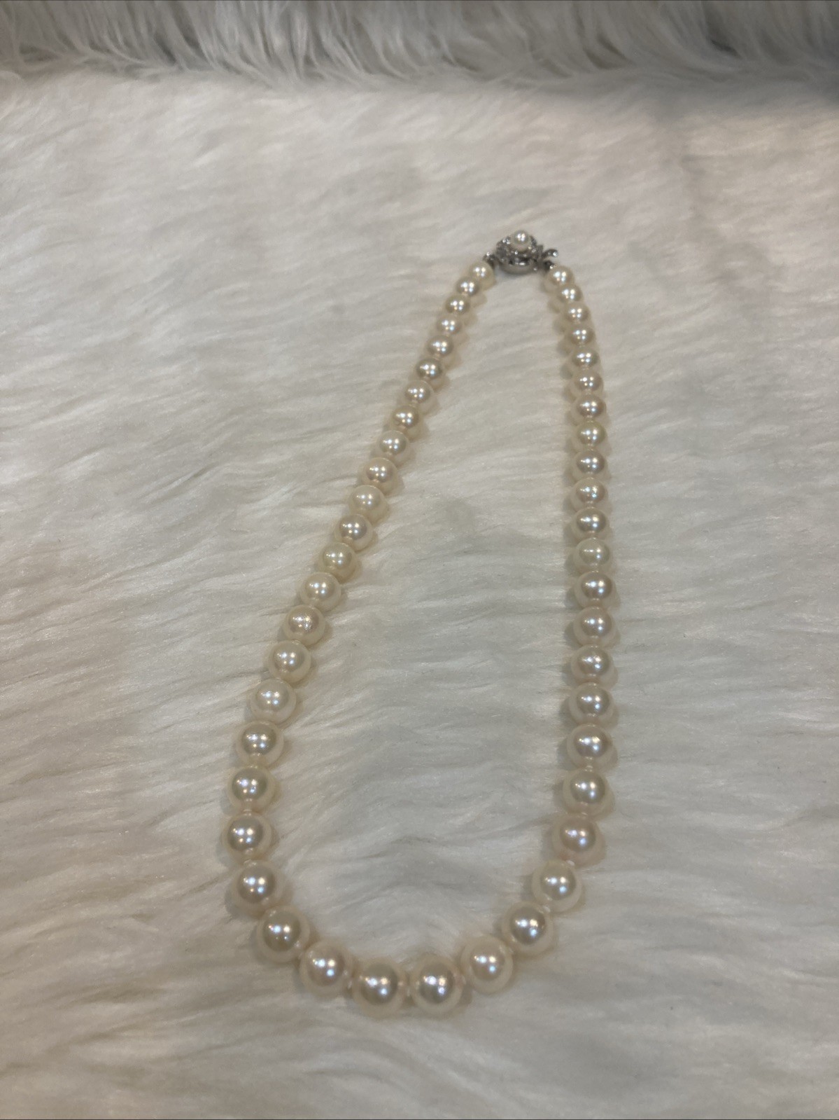 A05 Japanese Akoya Pearl Necklace 8.4-8.9mm 45cm Silver Clasp White Round Pearls