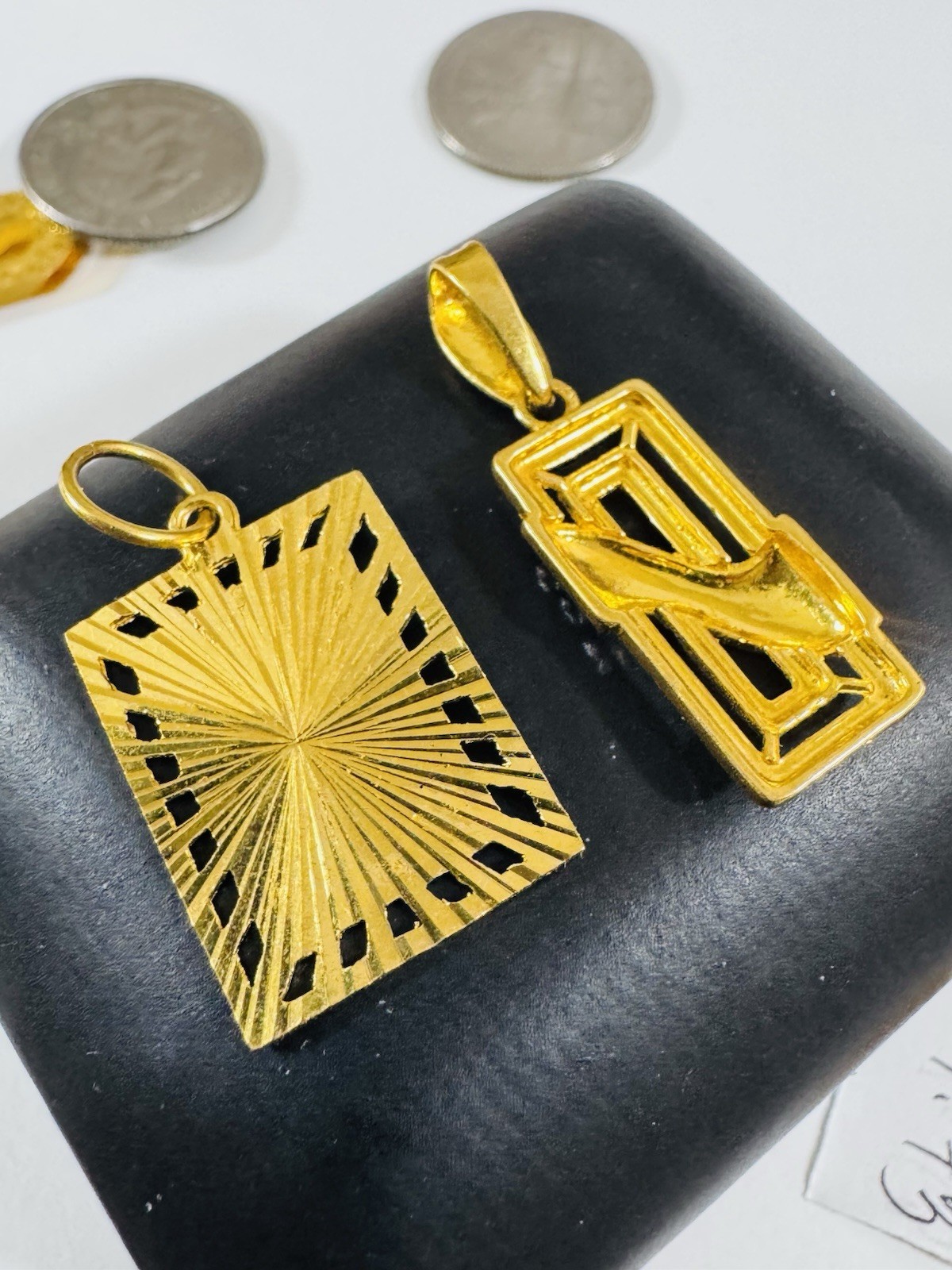 22K 916 22C Real Gold Two Set of Pendant 1 Rectangle & 1 Divine Allah 6.3g