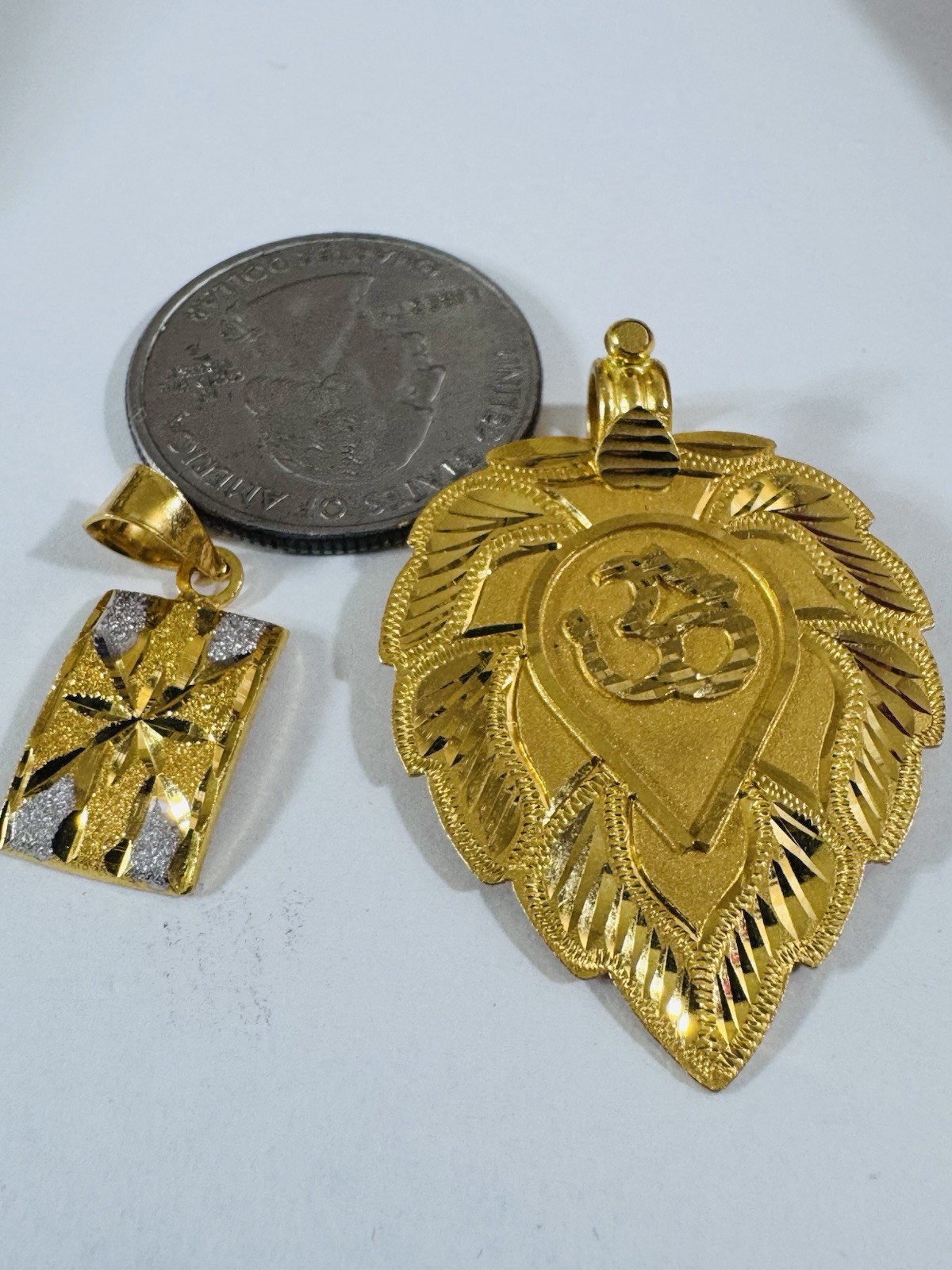 22K 916 22C Real Gold Two Set of Pendant 1 x Heart & 1x Rectangle 7.8g WOMENS