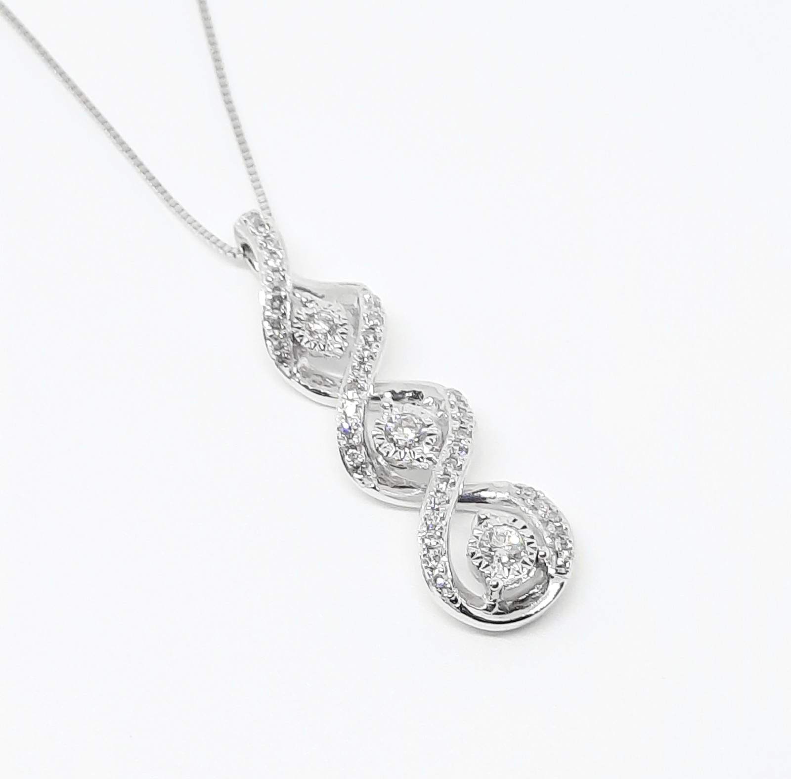 Kay Jewelers 1/5th cttw Diamond Pendant 10k WG Memories Magic Moments