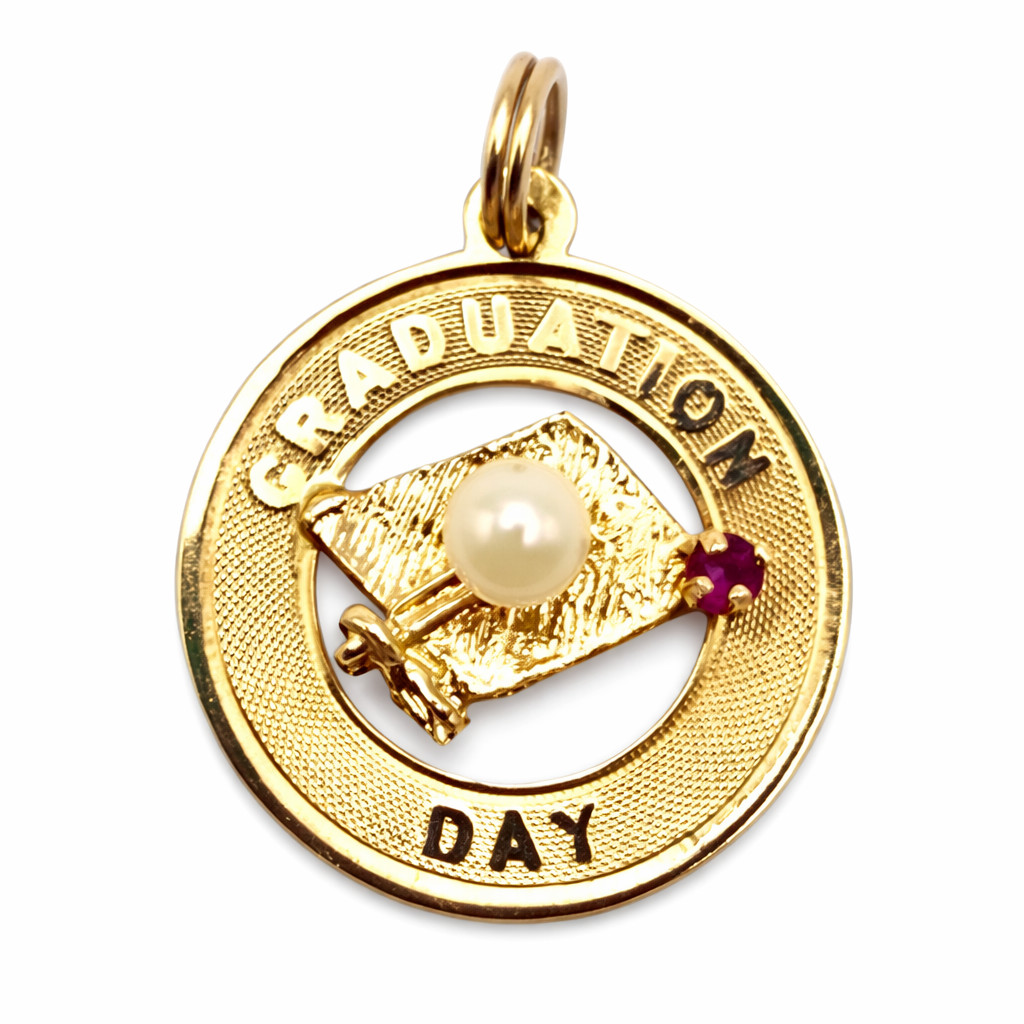 Vintage 14K Yellow Gold Pearl & Ruby Graduation Disc Charm (c. 1940s–1950s)