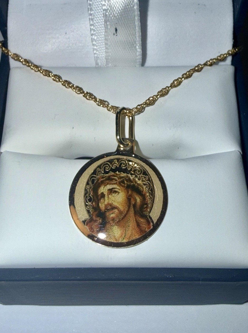 ESTATE Solid 10K Gold Colored Enamel Jesus Circle Pendant Chain Necklace 18”