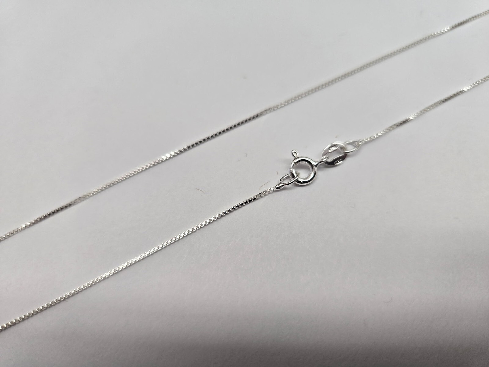 925 Sterling Silver Very Fine Thin Box Chain Necklace Women 0.7mm 16″ to 18″