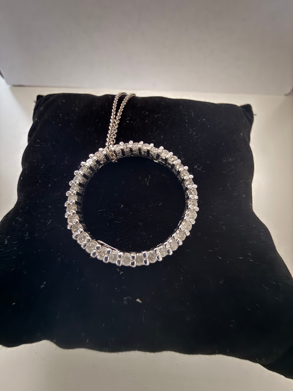 Genuine Diamond 1 CT TW Circle Pendant Necklace Sterling Silver NWT $375 Retail