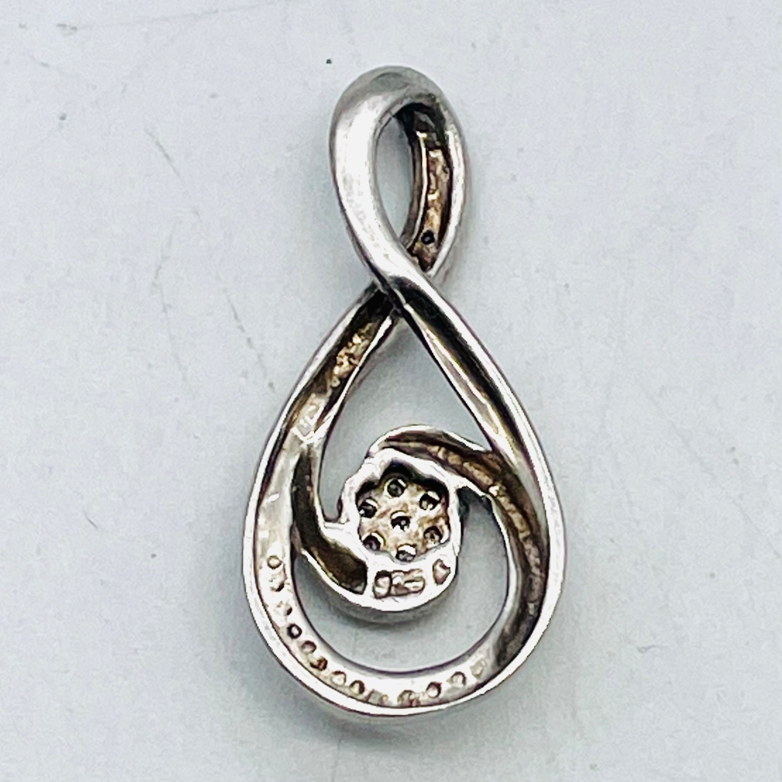 Sterling 925 Infinity Pendant Rihnestones 2.7g 1.25″ Unbranded