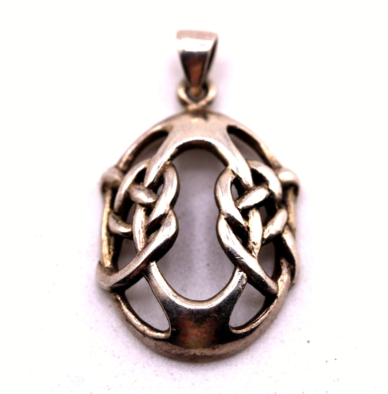 Pendant Vintage 925 Silver Celtic Oval Openwork Knot Design 70210