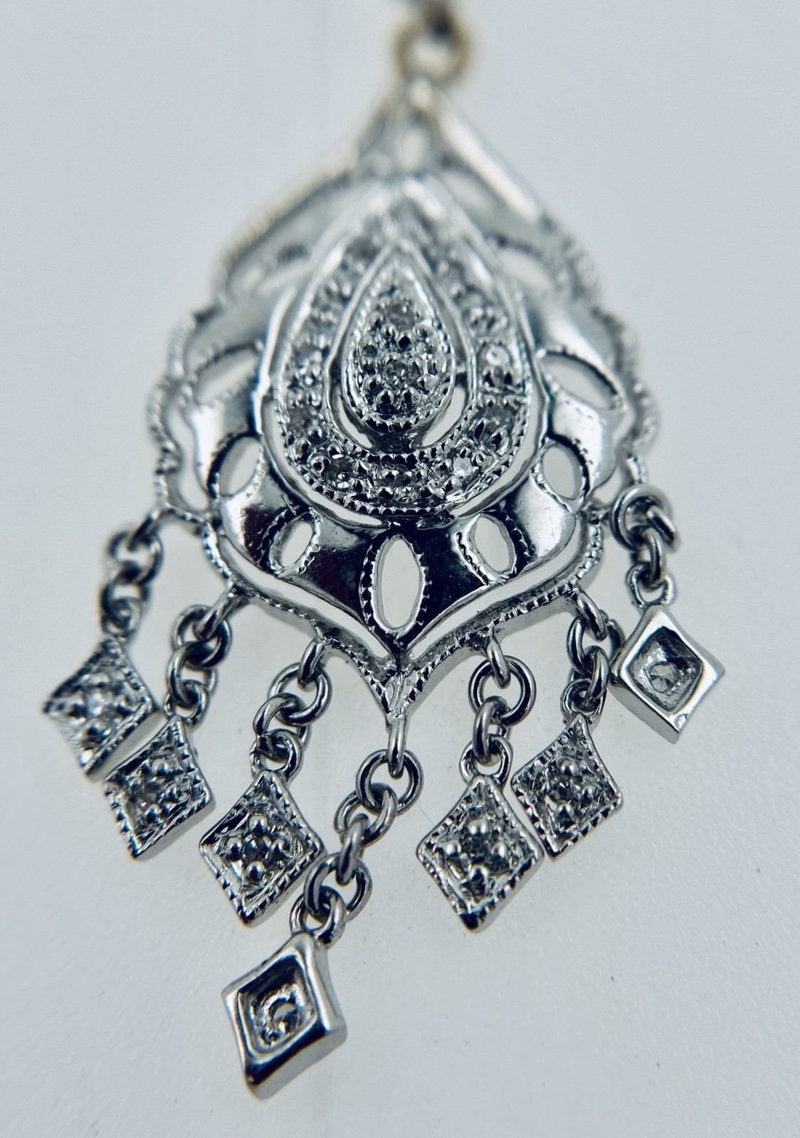 Estate 14K White Gold .30 Cttw Diamond Filigree Chandler Pendant. 2.87g approx