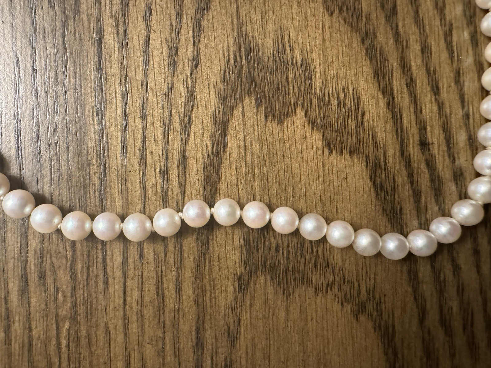 – Tiffany &CO 18 Inch pearl Necklace with signature Tiffany 18K gold clasp