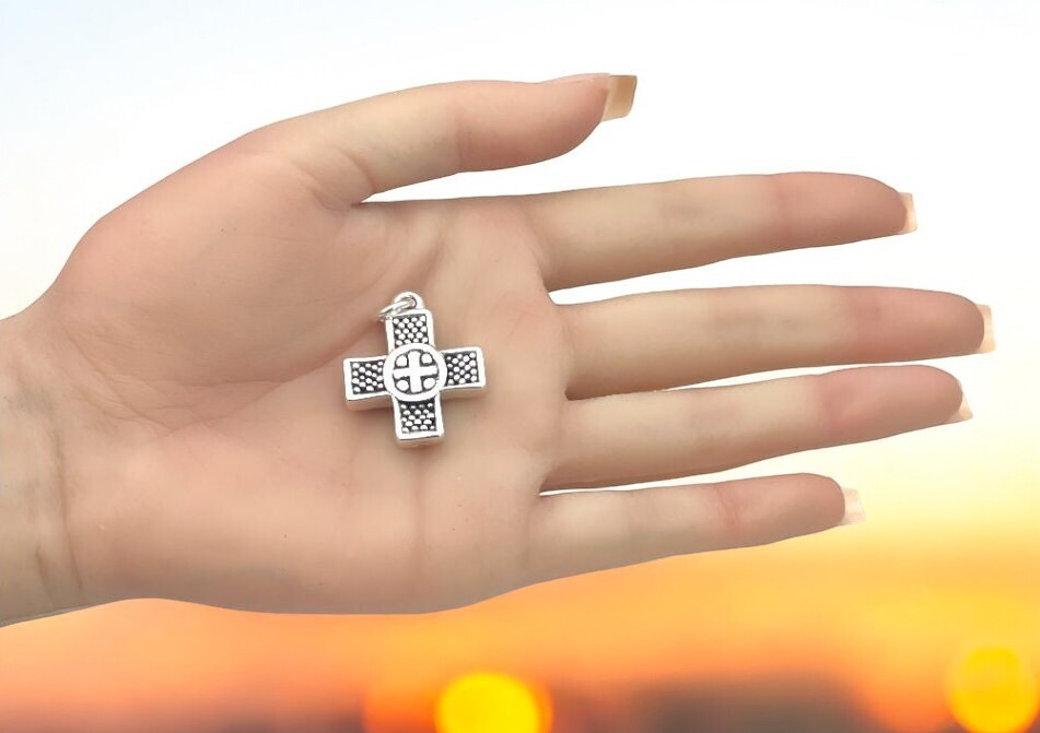 925 Silver, Lightweight Celtic Cross Necklace – Chain Sold Separate 1524
