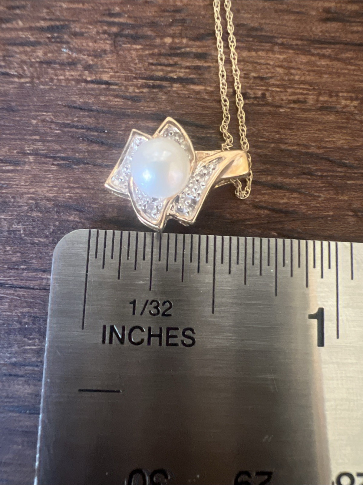 Vintage 10KT Gold Pearl And Diamond Necklace USA 18” Long 2 Grams