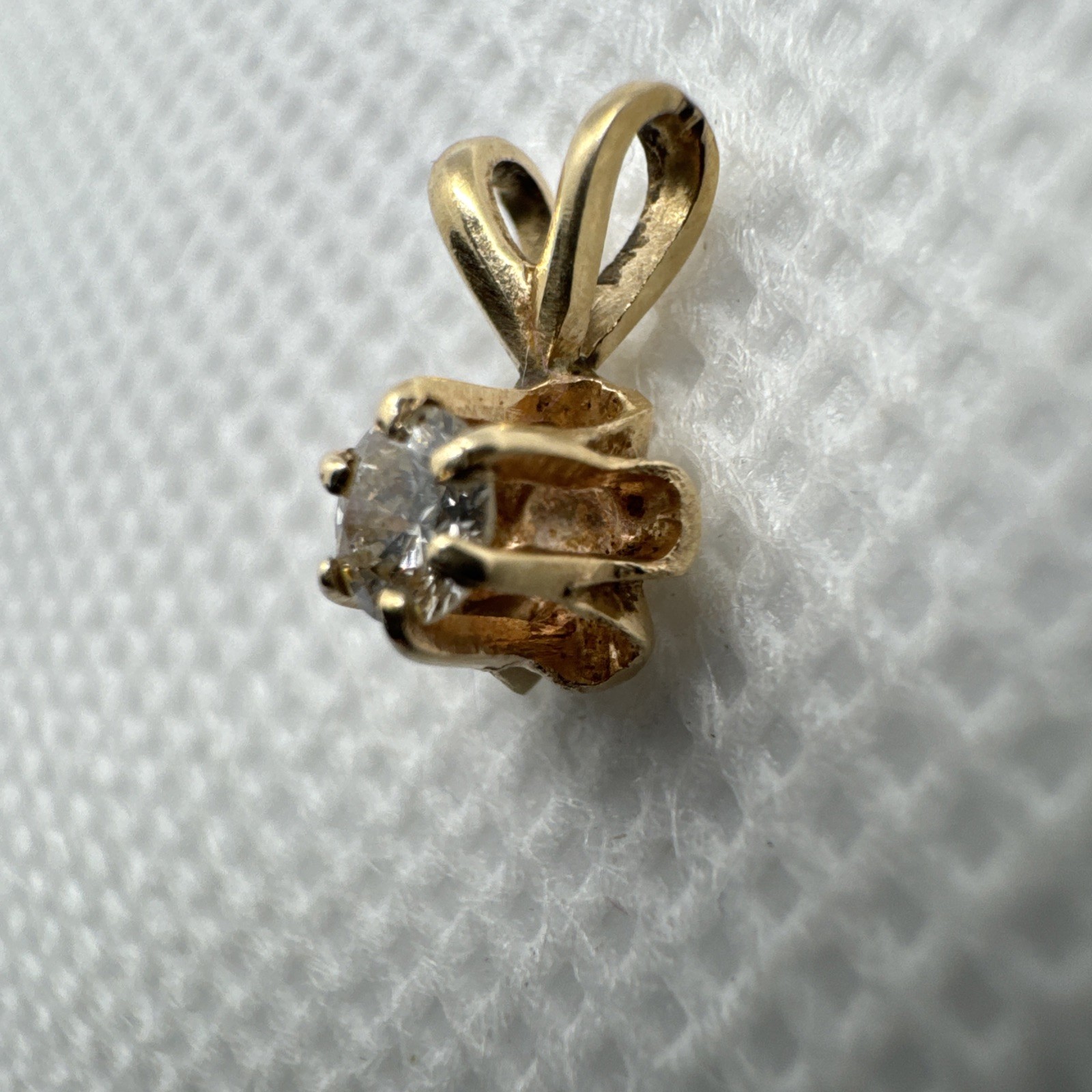 VINTAGE 14K YELLOW GOLD DIAMOND BUTTERCUP 6 PRONG SETTING PENDANT, 0.15 TCW