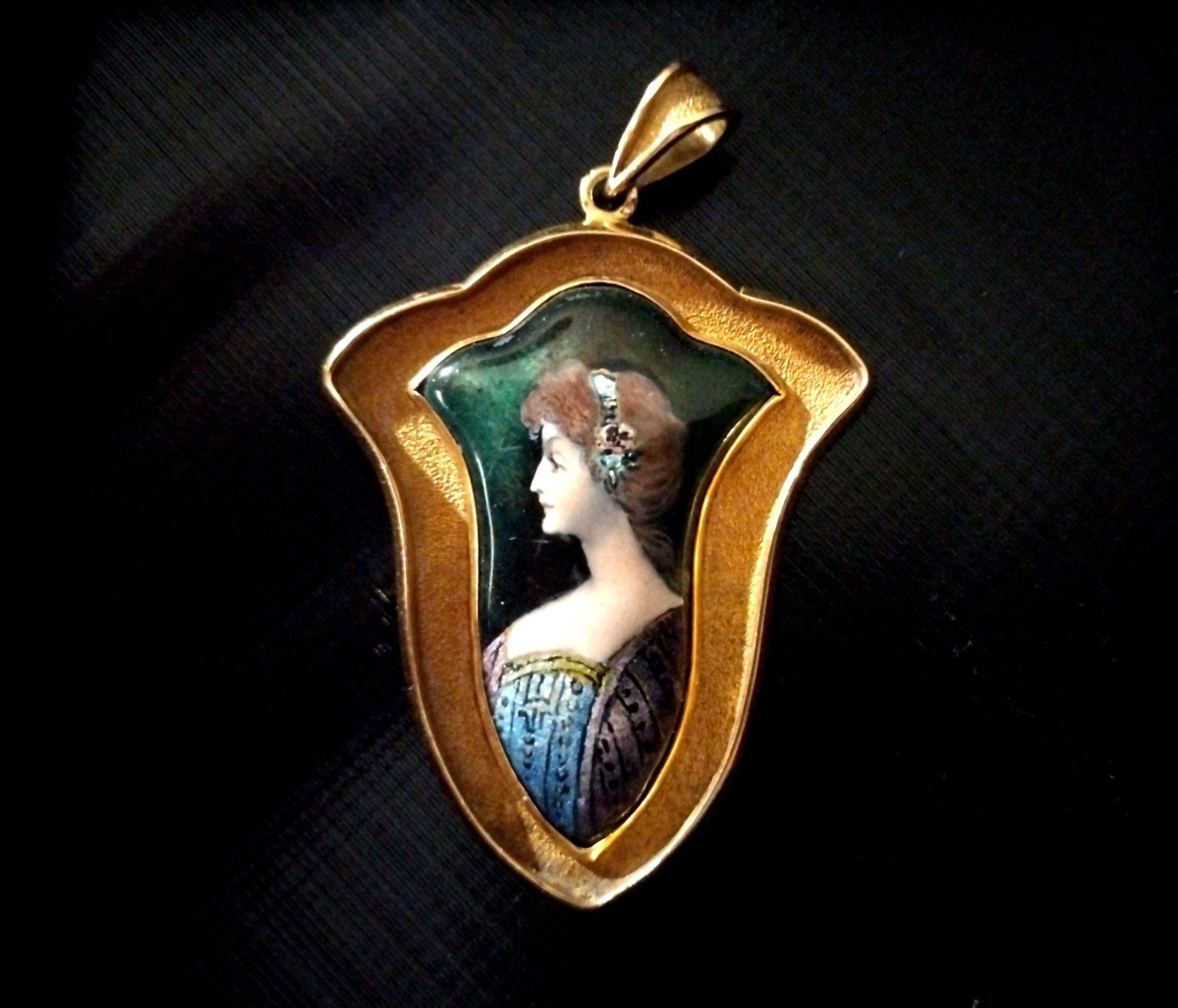 Antique Art Nouveau Period Hand Painted Enamel 19.2k Yellow Gold Shield Pendant