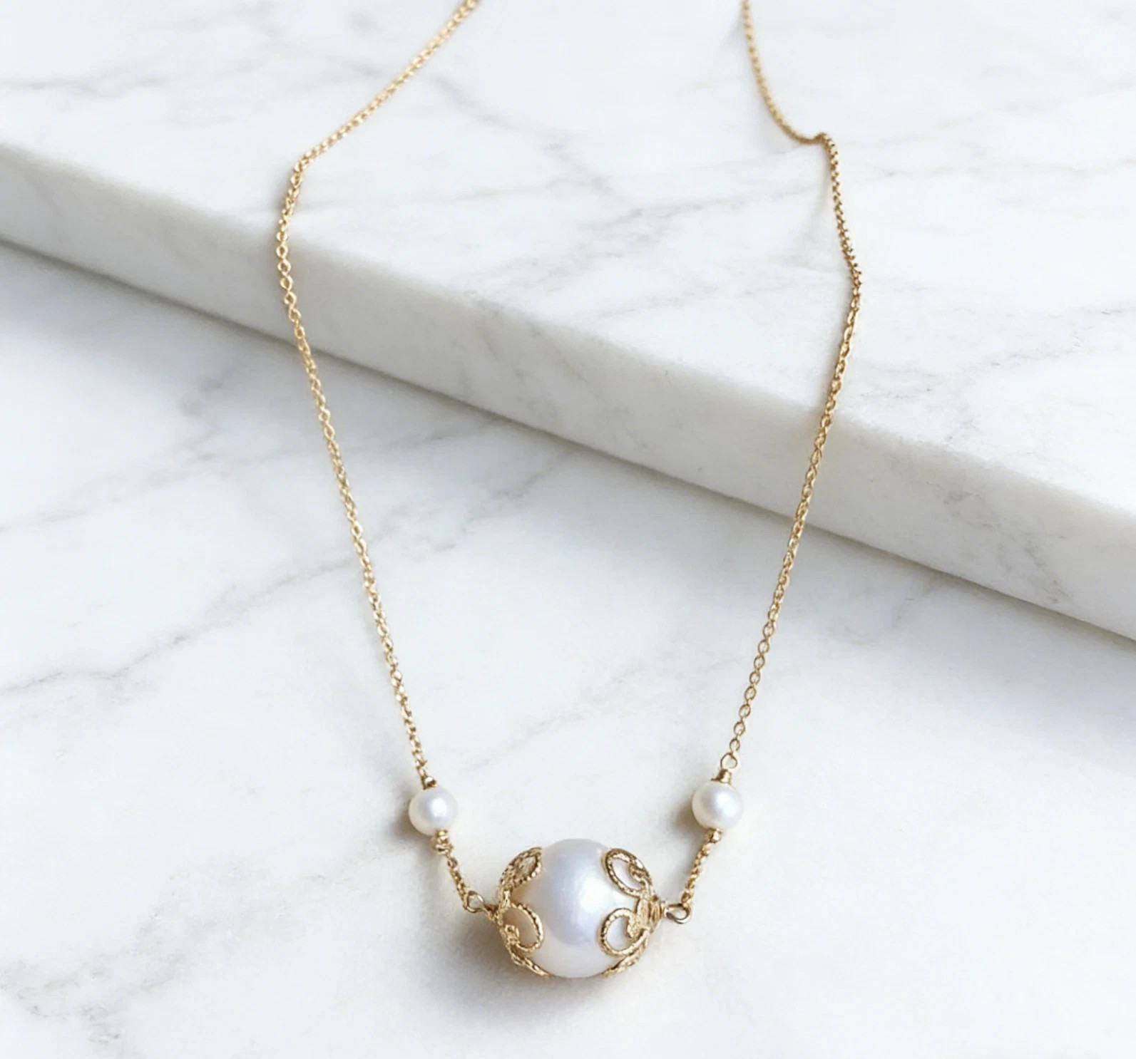 Stunning 18″ AAA+ South Sea Natural White Round Pearl Necklace 14k Gold P