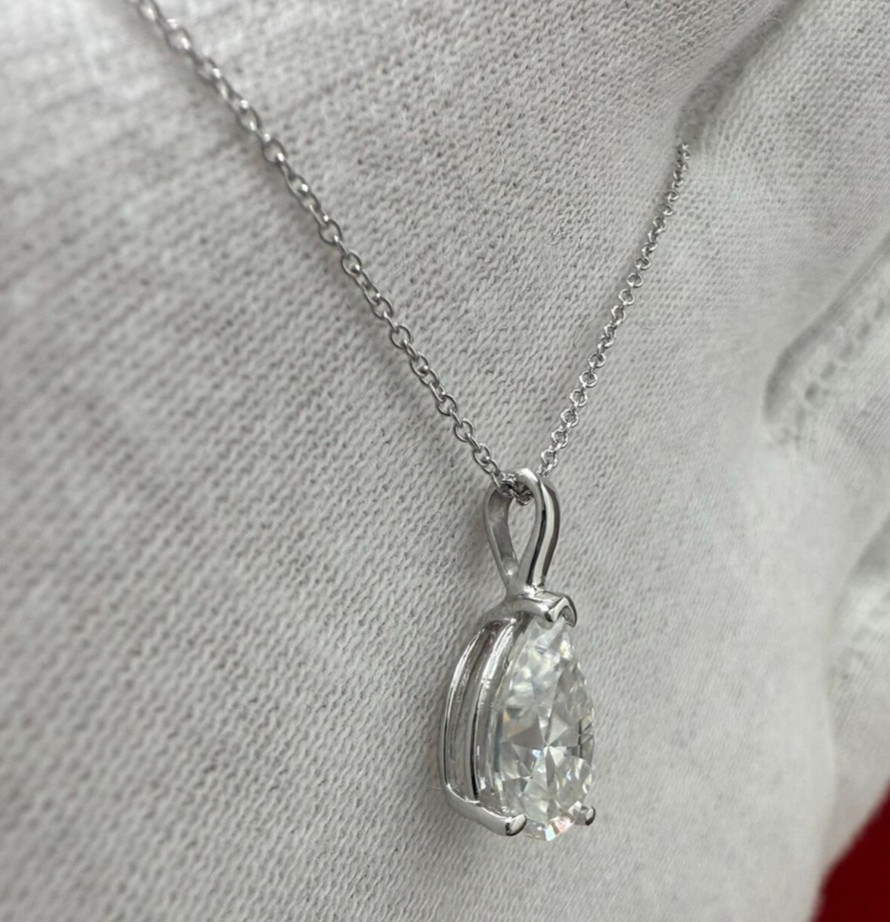 IGI Pear-Cut 7.00Ct EF/VS1 Lab Grown Diamond Necklace& Pendant 14k White Gold